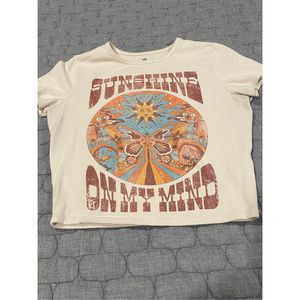 Juniors cropped t shirt.  Size medium by Hollister